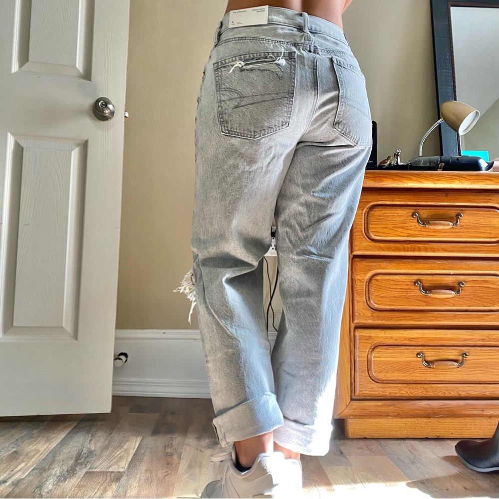 NWT American Eagle 90s Straight Jeans Size 4 Short